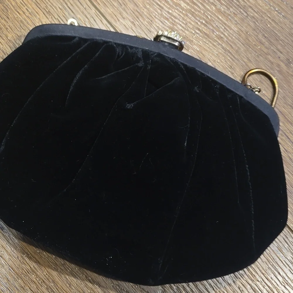 VINTAGE VELVET EVENING BAG WITH SATIN COIN PURSE.   #7518 - Picture 5 of 8